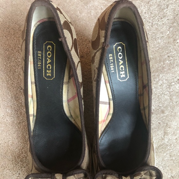 Coach Wedges with Bow - Picture 2 of 5